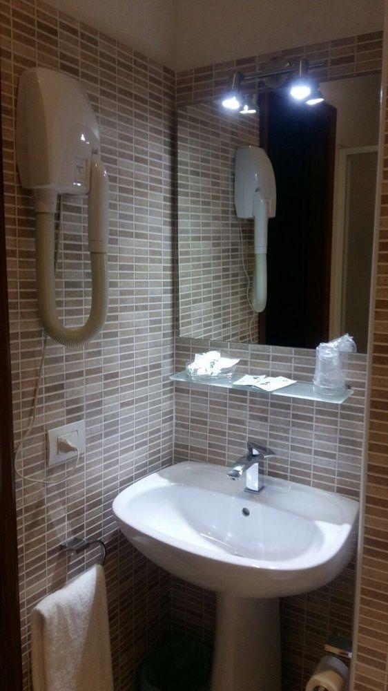 Hotel La Nuova Rotaia